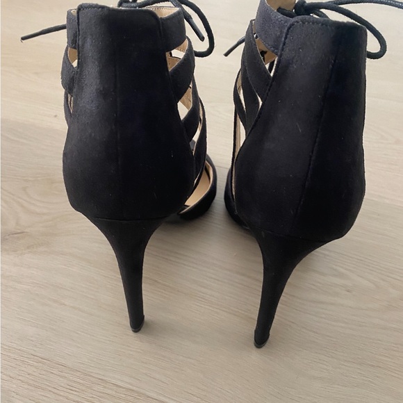 Black heels - Picture 3 of 3